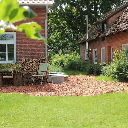 Apartment Hof Schwalbennest Amt Neuhaus エクステリア 写真