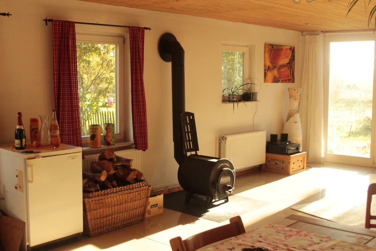 Apartment Hof Schwalbennest Amt Neuhaus エクステリア 写真